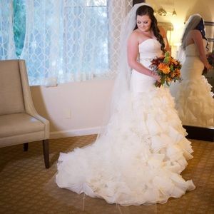 Maggie Sottero wedding Dress. Divina size 8. Ivory color